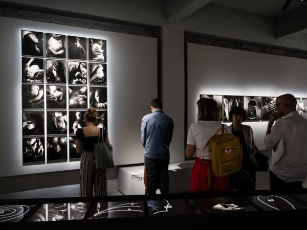 “Antonio Biasiucci. Arca” aperta al pubblico la nuova mostra fotografica alle Gallerie d’Italia